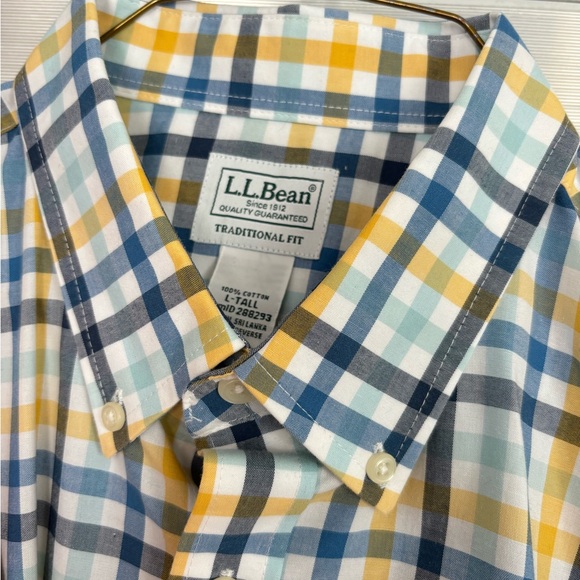 A PAIR (2) L.L. Bean wrinkle free button shirts STEAL OF A DEAL MY DUDES.✨ - Picture 2 of 3